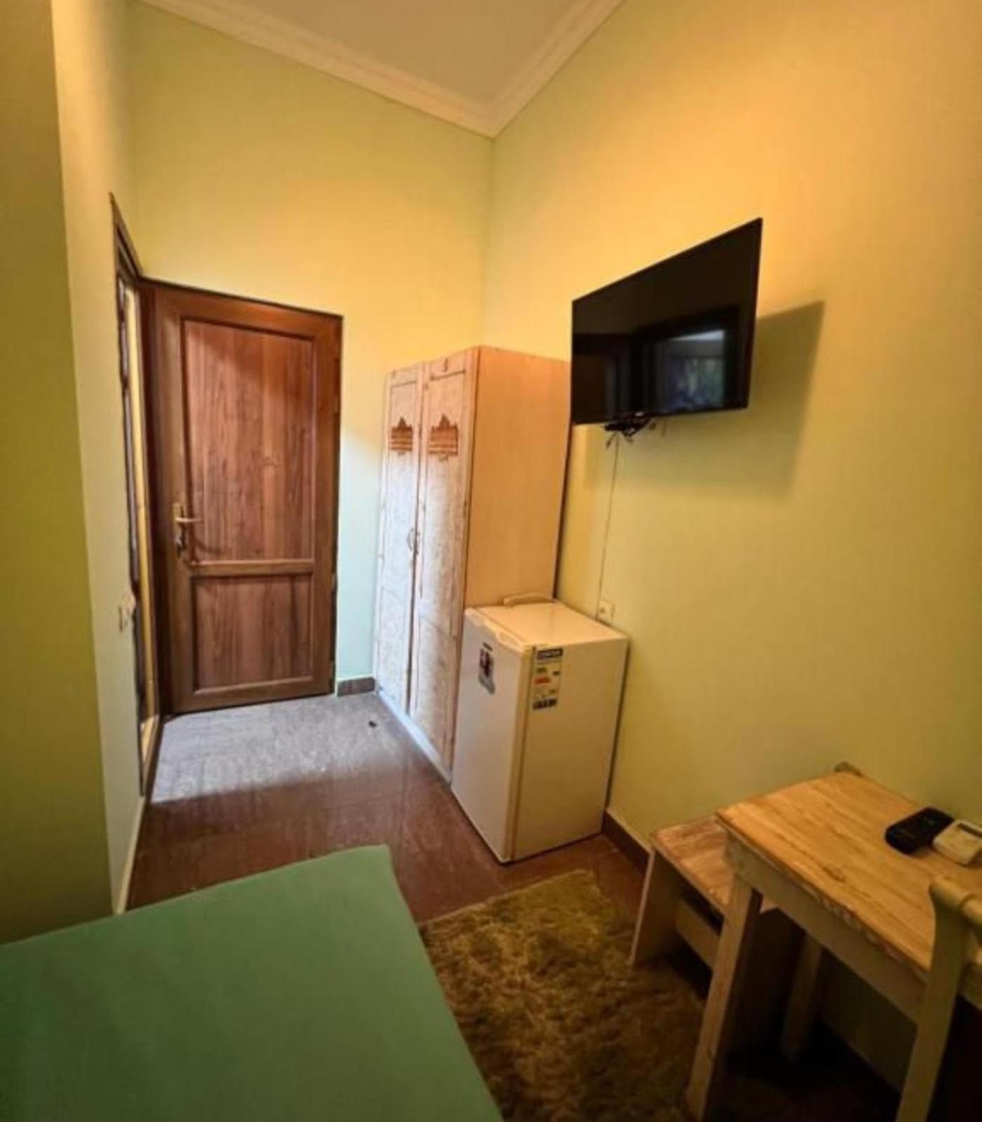 Hotel California Boutique Yerevan Exterior foto