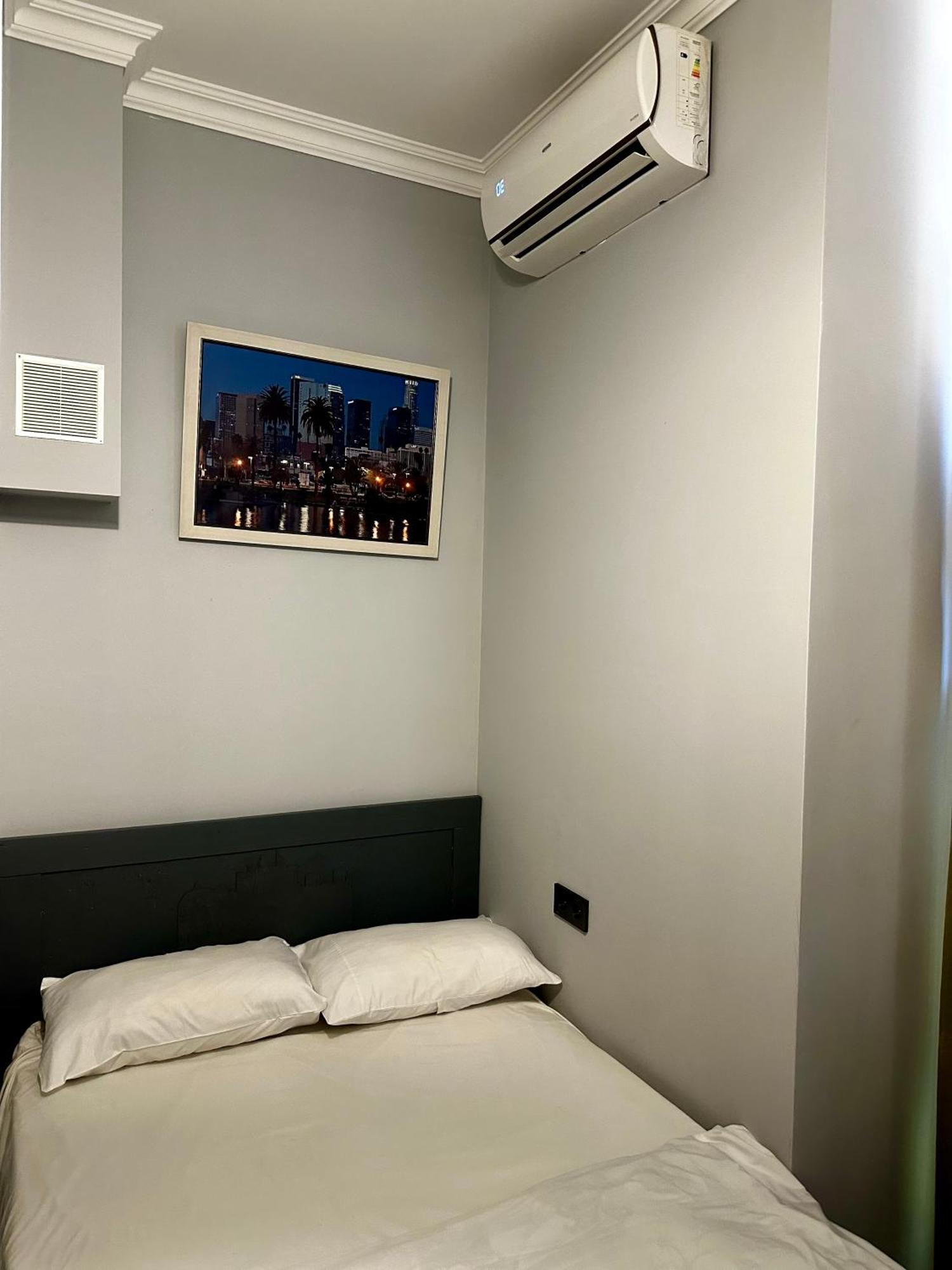 Hotel California Boutique Yerevan Exterior foto