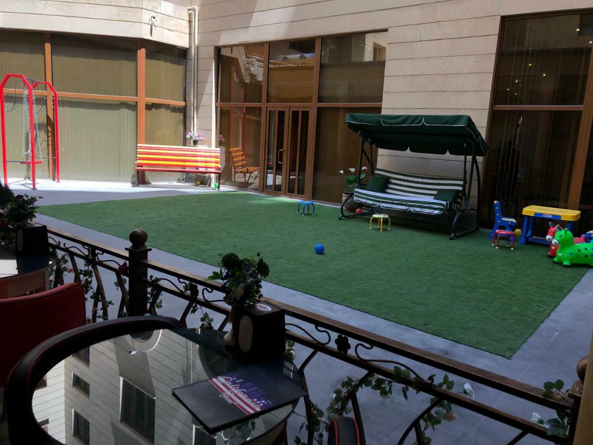 Hotel California Boutique Yerevan Exterior foto